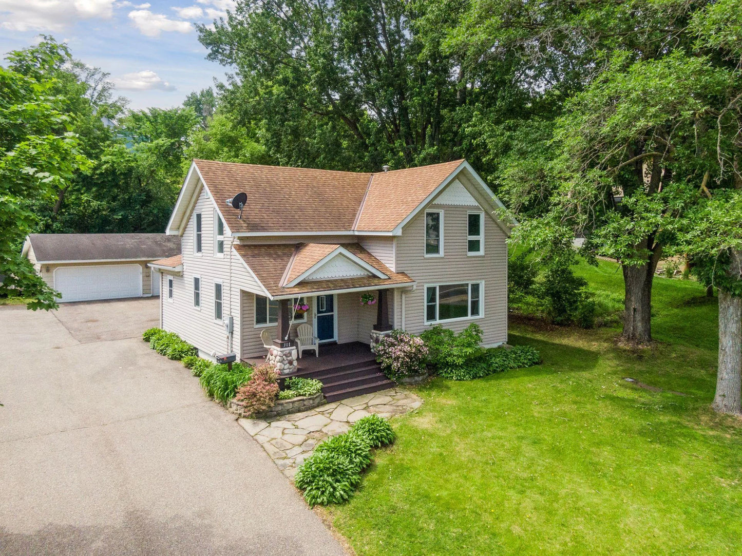 301 Lake Street, Waconia, MN 55387