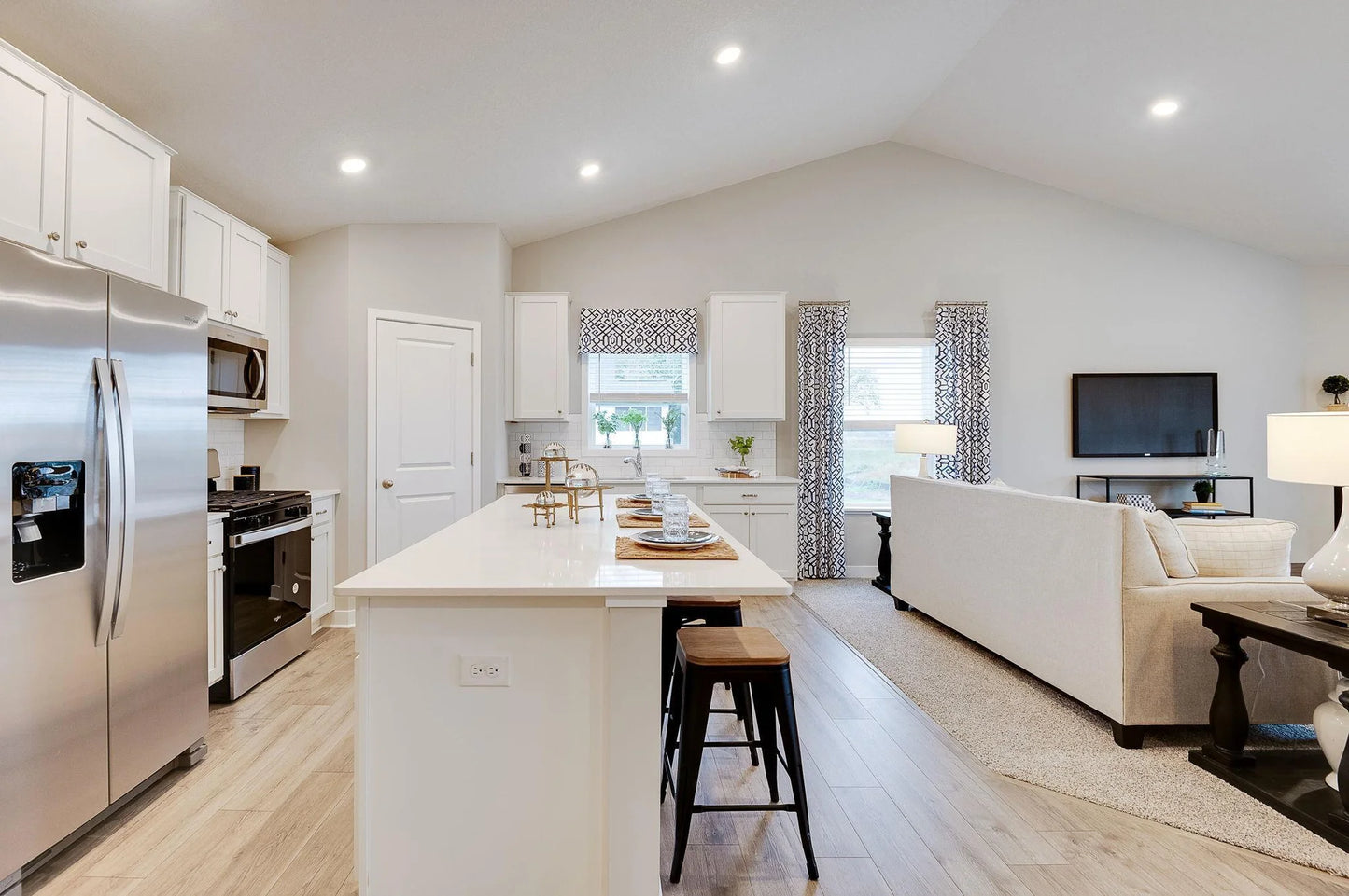 2128 LaTour Drive, Shakopee, MN 55379