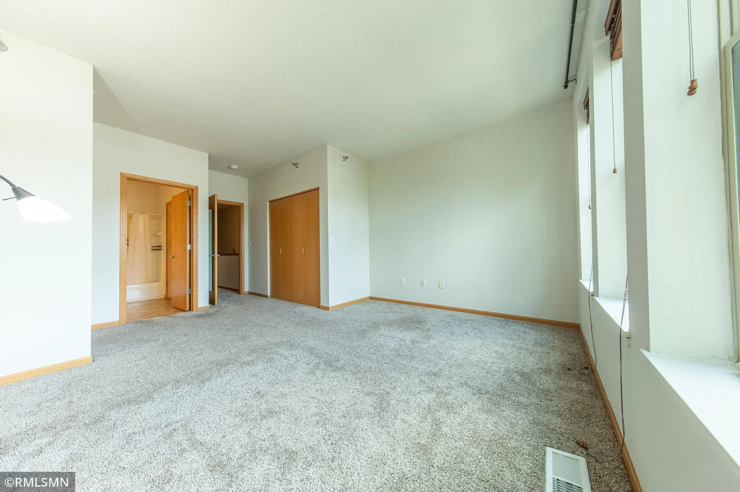 150 Burnsville Parkway, Burnsville, MN 55337