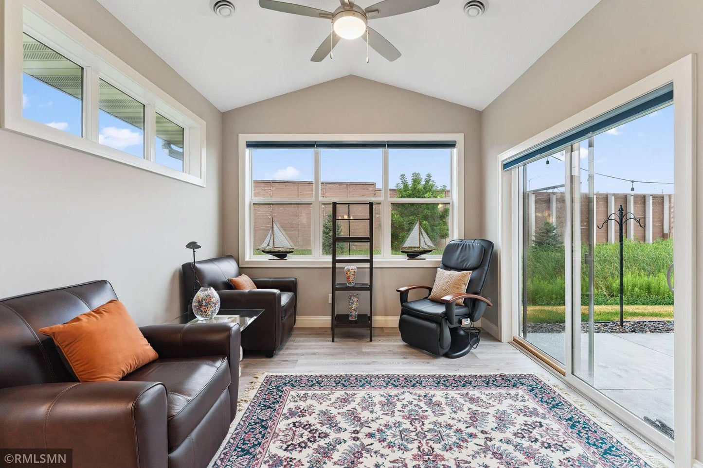 606 Liberty Way, Vadnais Heights, MN 55127