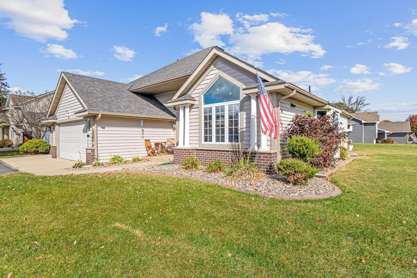16450 Griffon Lane, Lakeville, MN 55044