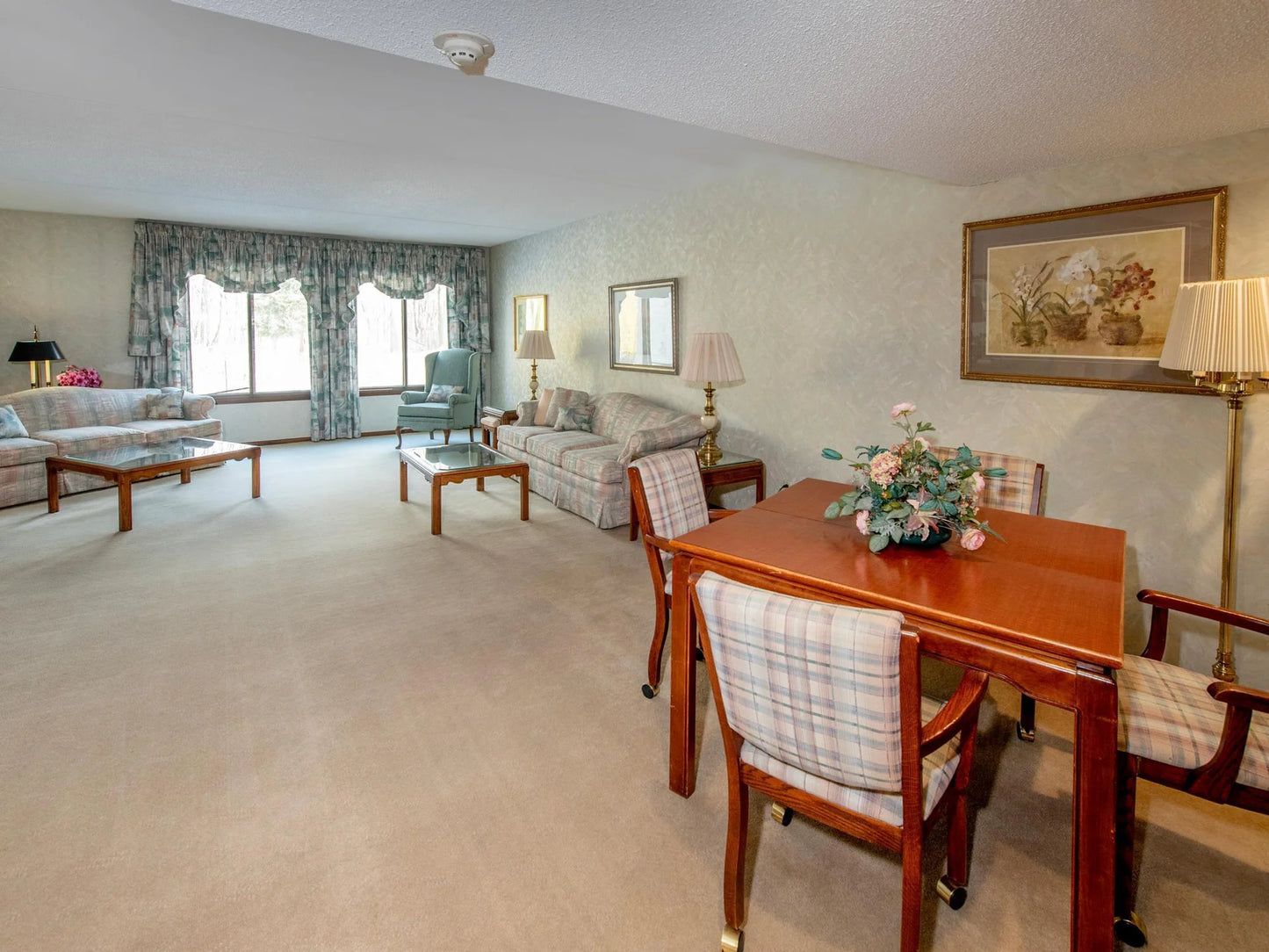 2485 Londin Lane, Maplewood, MN 55119