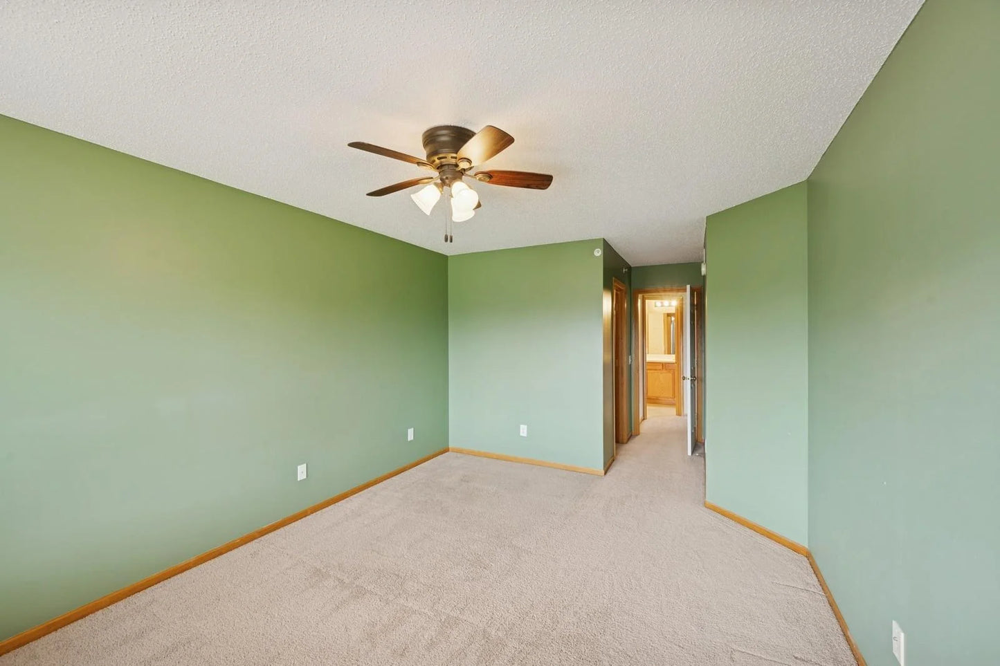 4363 Victor Path, Hugo, MN 55038