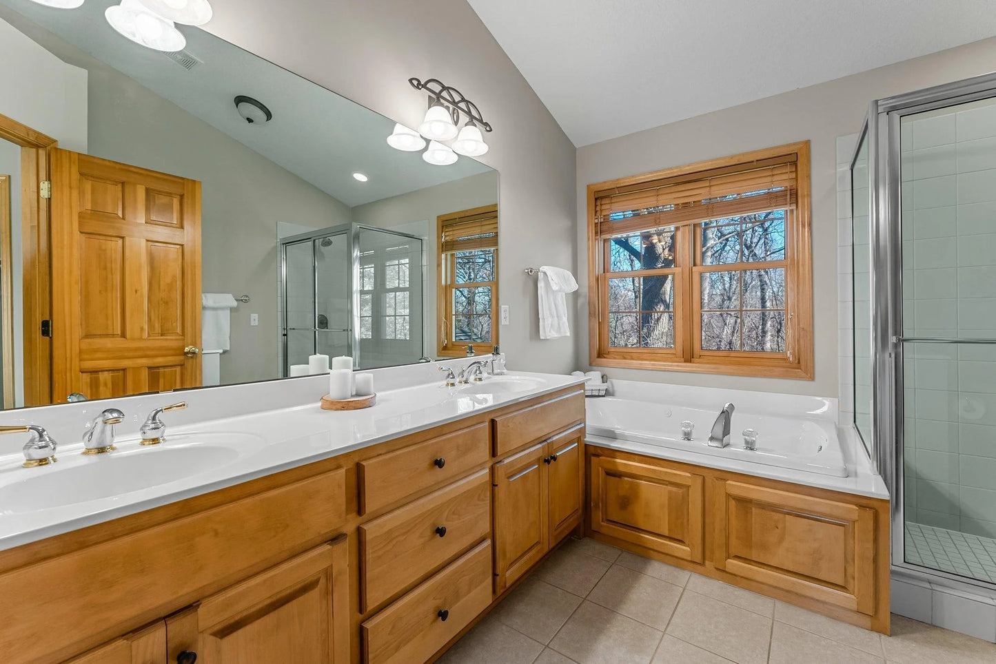 2408 Hunter Drive, Chanhassen, MN 55317