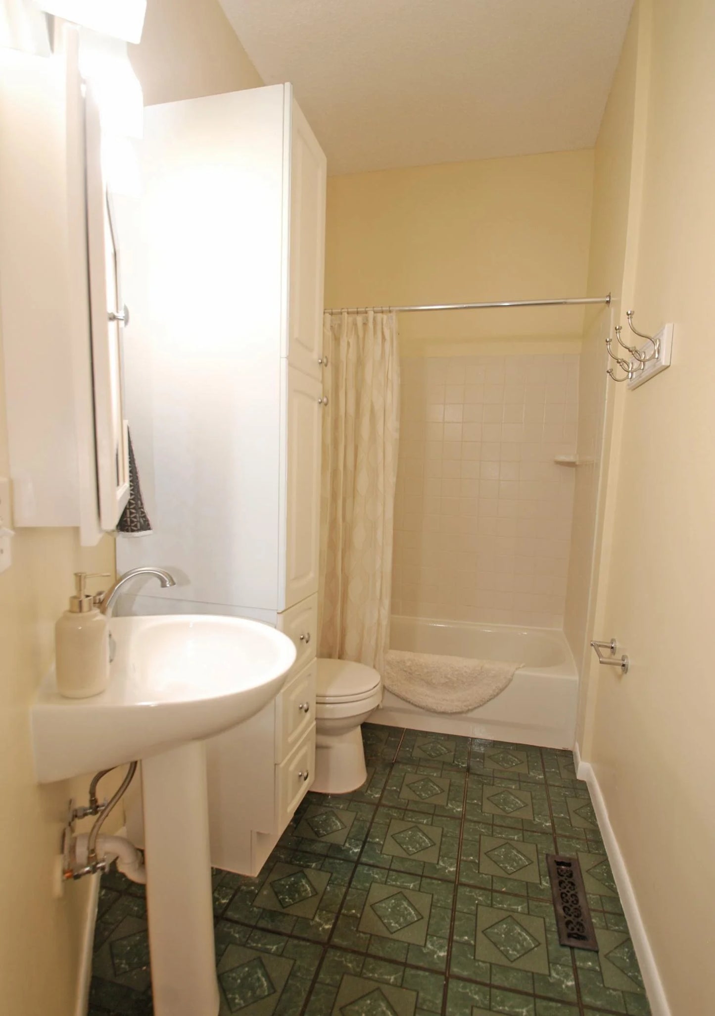 214 Mackubin Street, Saint Paul, MN 55102
