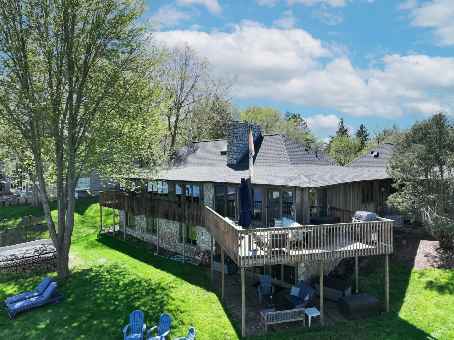 2179 River Road, Saint Mary's Point, MN 55043
