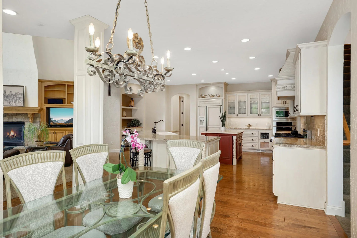 21016 France Boulevard, Lakeville, MN 55044