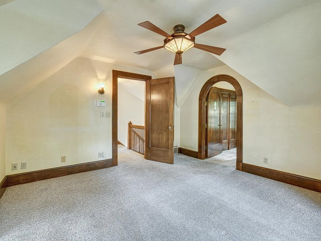 15 Benhill Road, Saint Paul, MN 55105