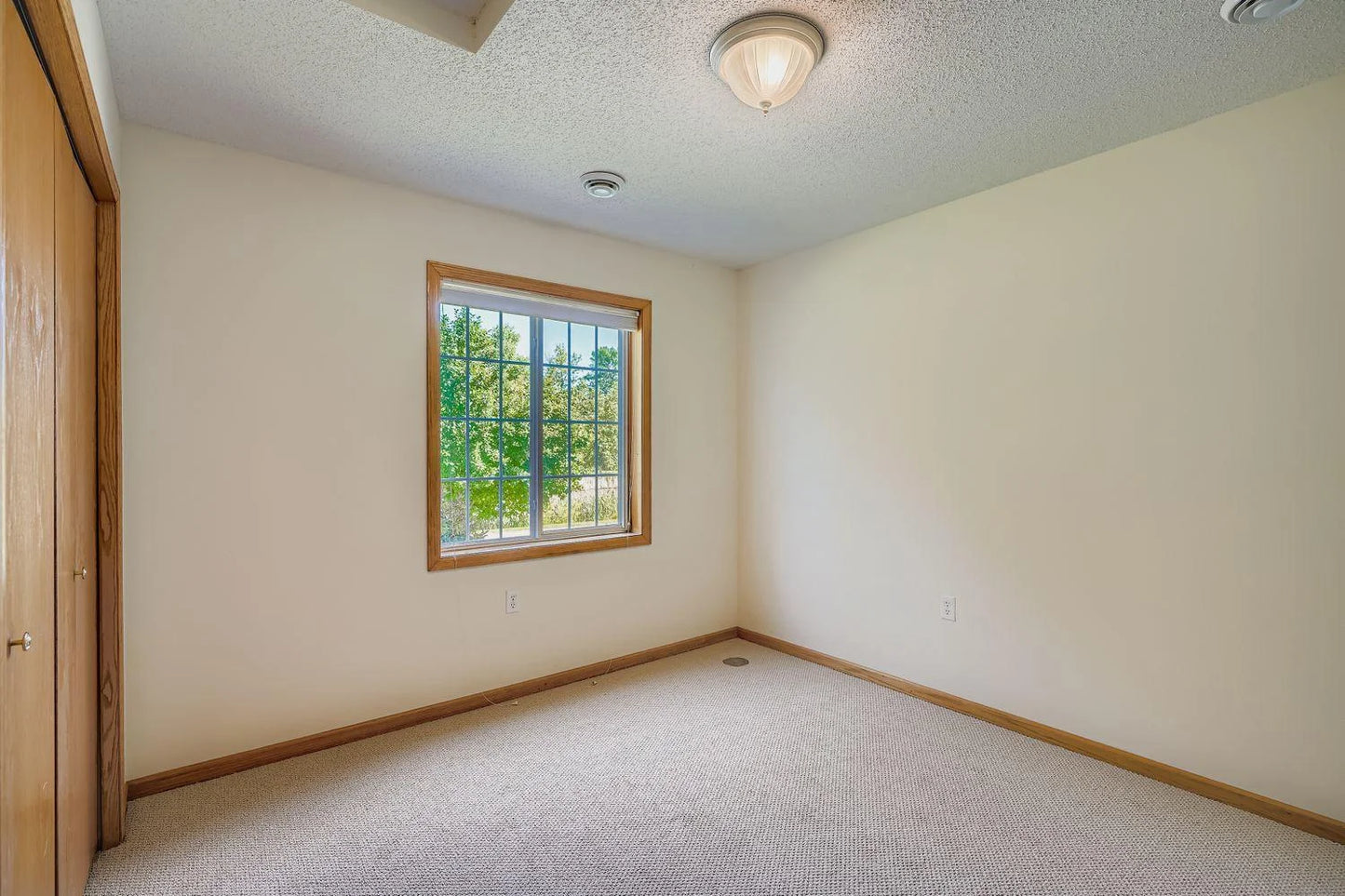 6080 Pond View Drive, Shorewood, MN 55331