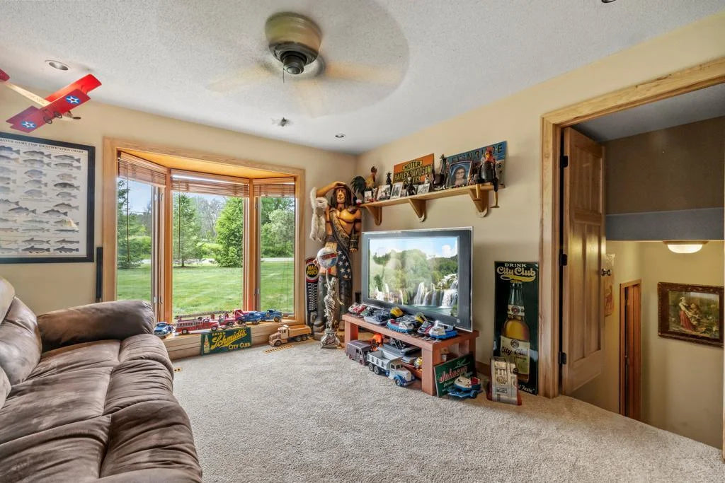 2511 Carver Avenue, Maplewood, MN 55119
