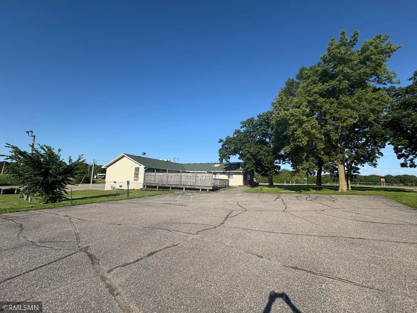 10480 State Highway 24 , Annandale, MN 55302