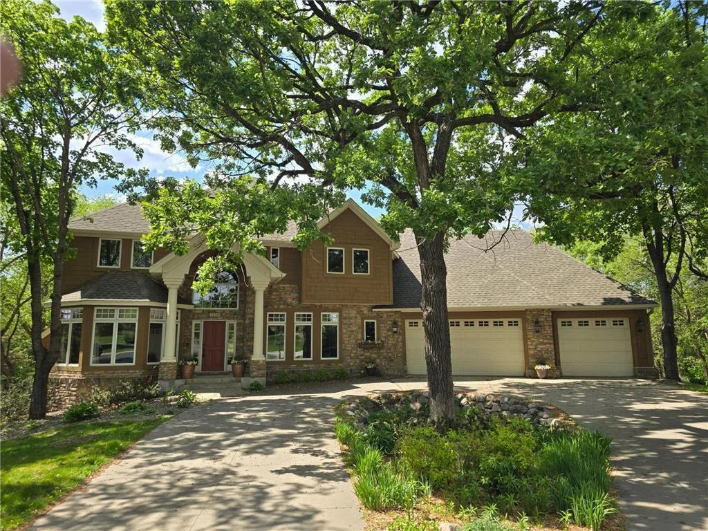 11338 Hawk High Court, Eden Prairie, MN 55347