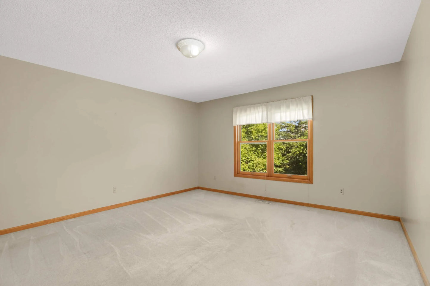 1985 Cope Avenue, Maplewood, MN 55109