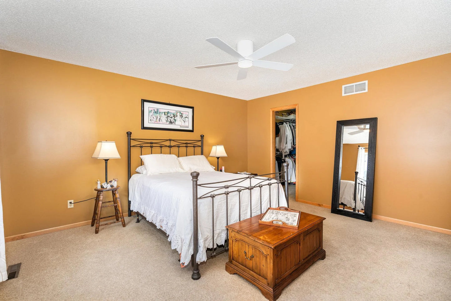 577 Woodduck Drive, Woodbury, MN 55125