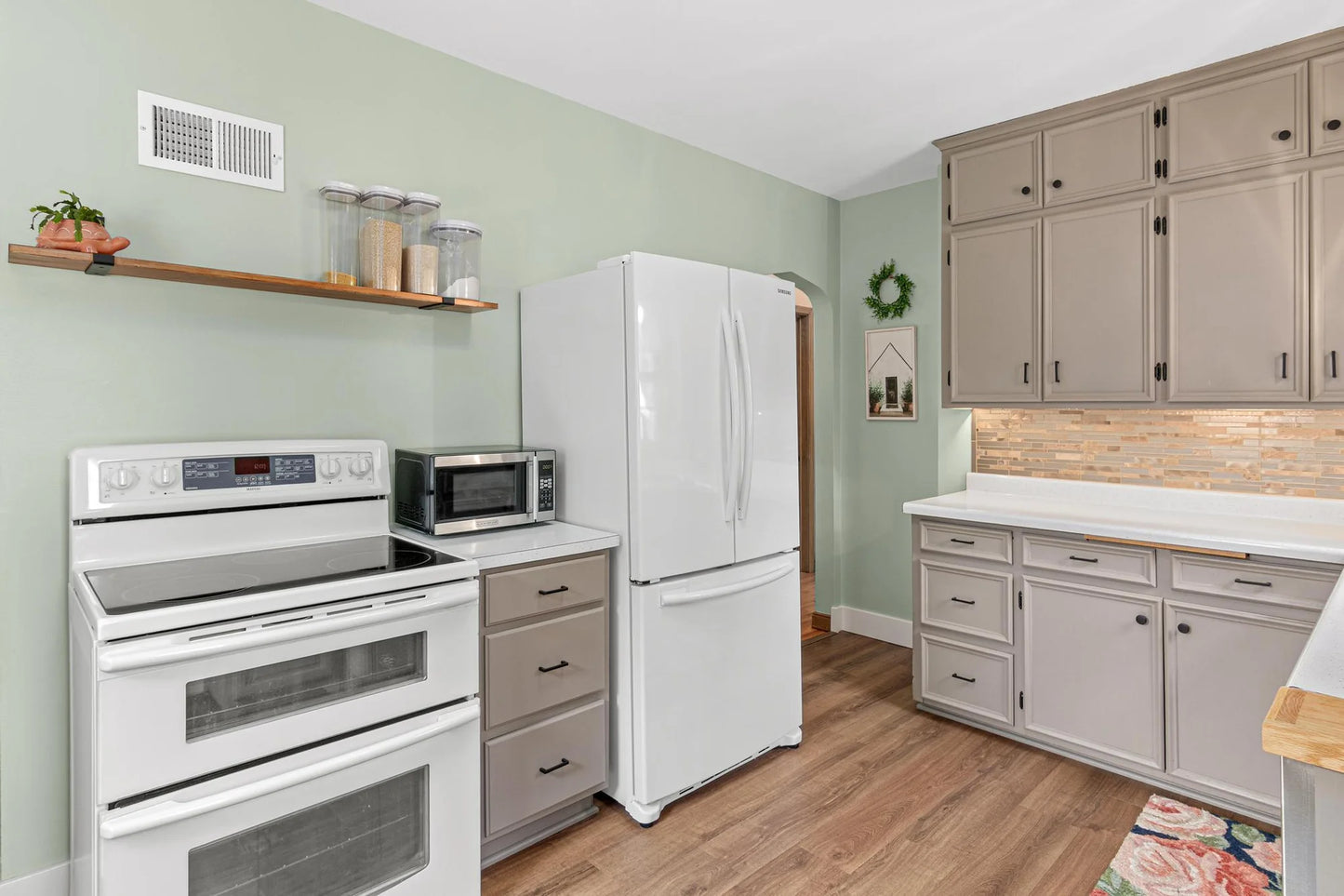 503 Glenwood Avenue, Roseville, MN 55113