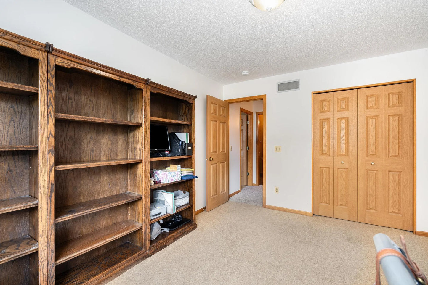 577 Woodduck Drive, Woodbury, MN 55125