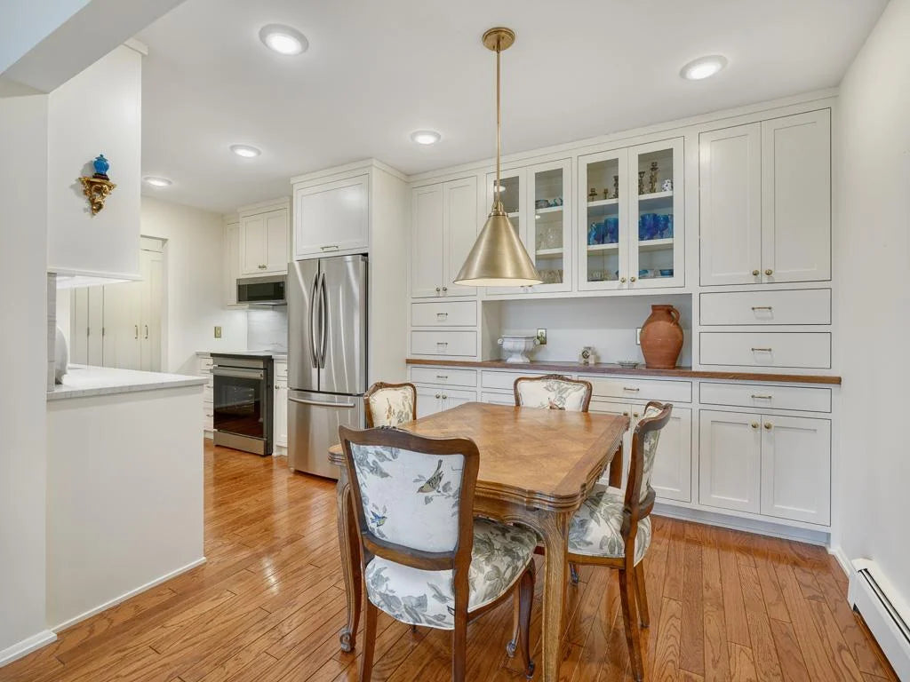 4360 Brookside Court, Edina, MN 55436