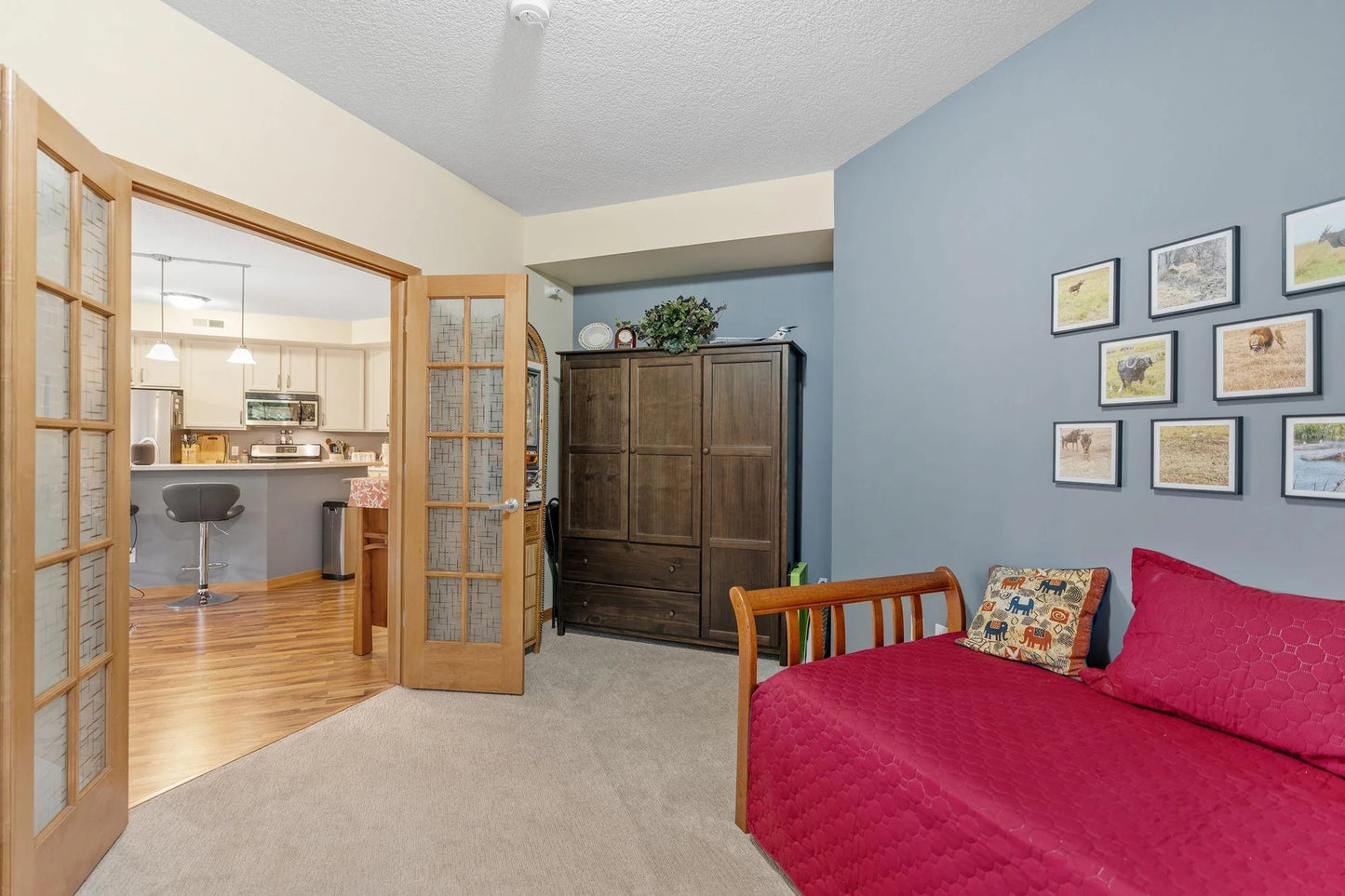 2565 Franklin Avenue, Saint Paul, MN 55114