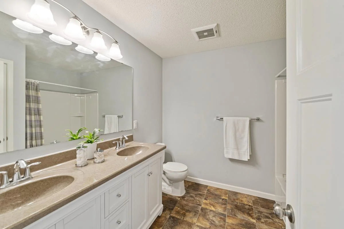 11300 Sandcastle Drive, Woodbury, MN 55129