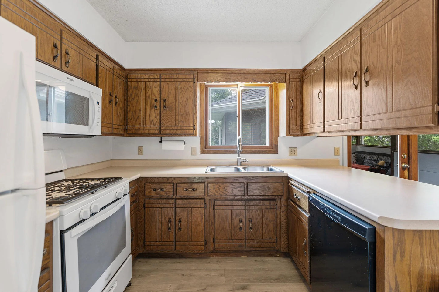 4366 Greenhaven Drive, Vadnais Heights, MN 55127