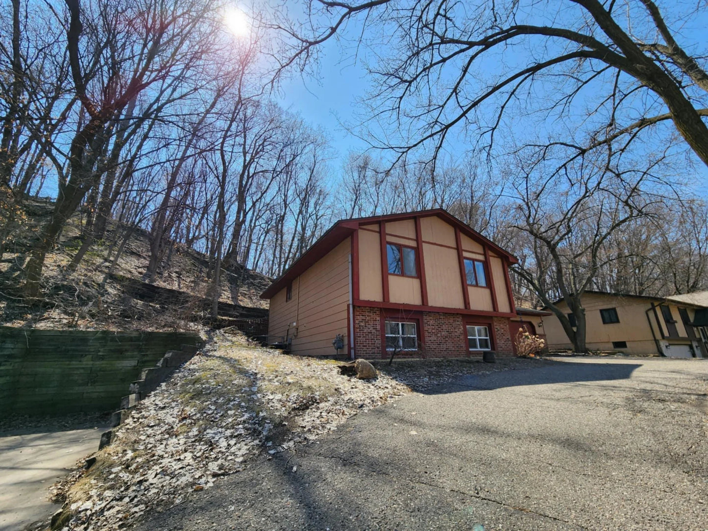 2805 Brookview Drive, Burnsville, MN 55337