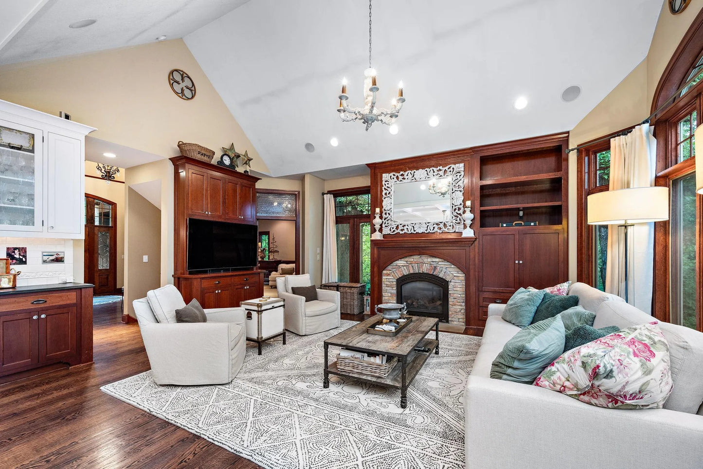 6155 Murray Court, Shorewood, MN 55331