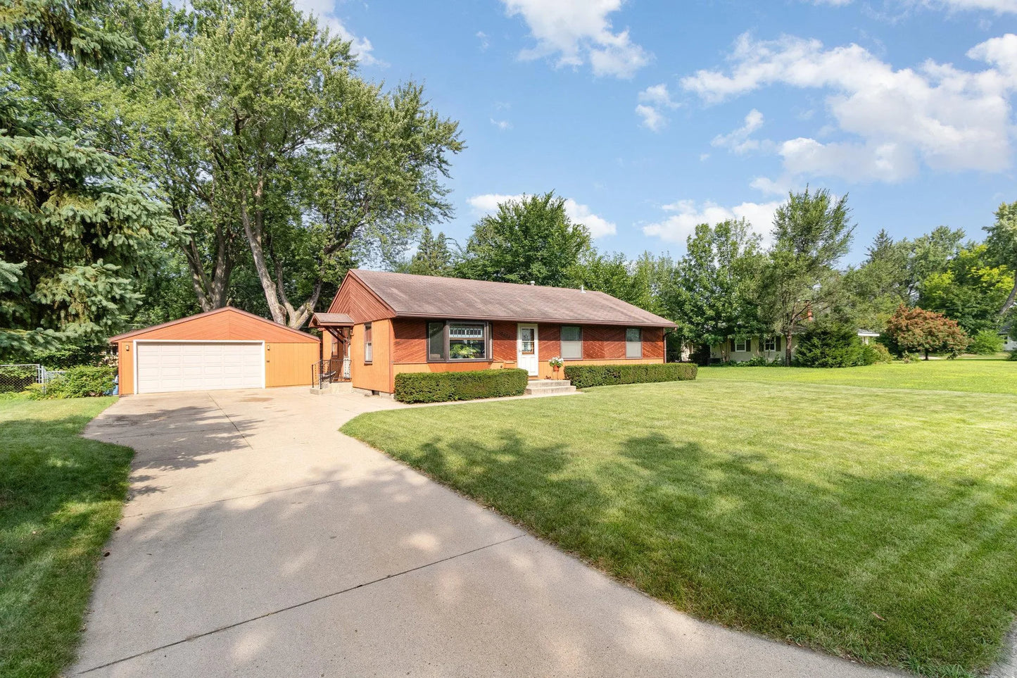 10424 Zenith Avenue, Bloomington, MN 55431
