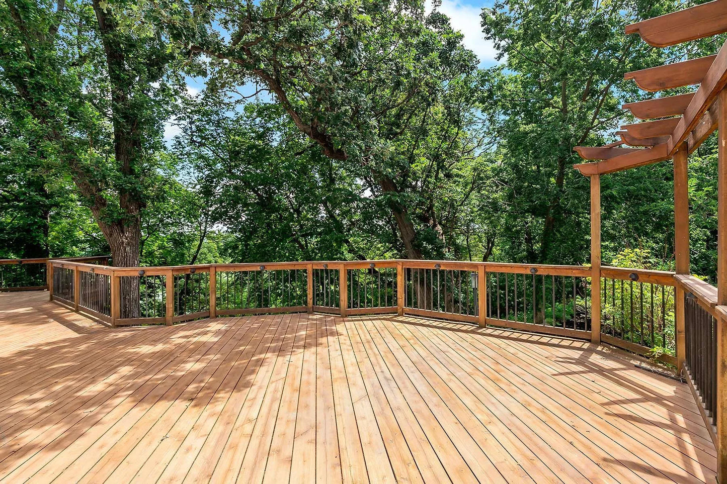 10325 10th Avenue Circle, Bloomington, MN 55420