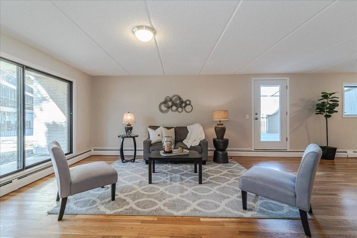 10411 Cedar Lake Road, Minnetonka, MN 55305