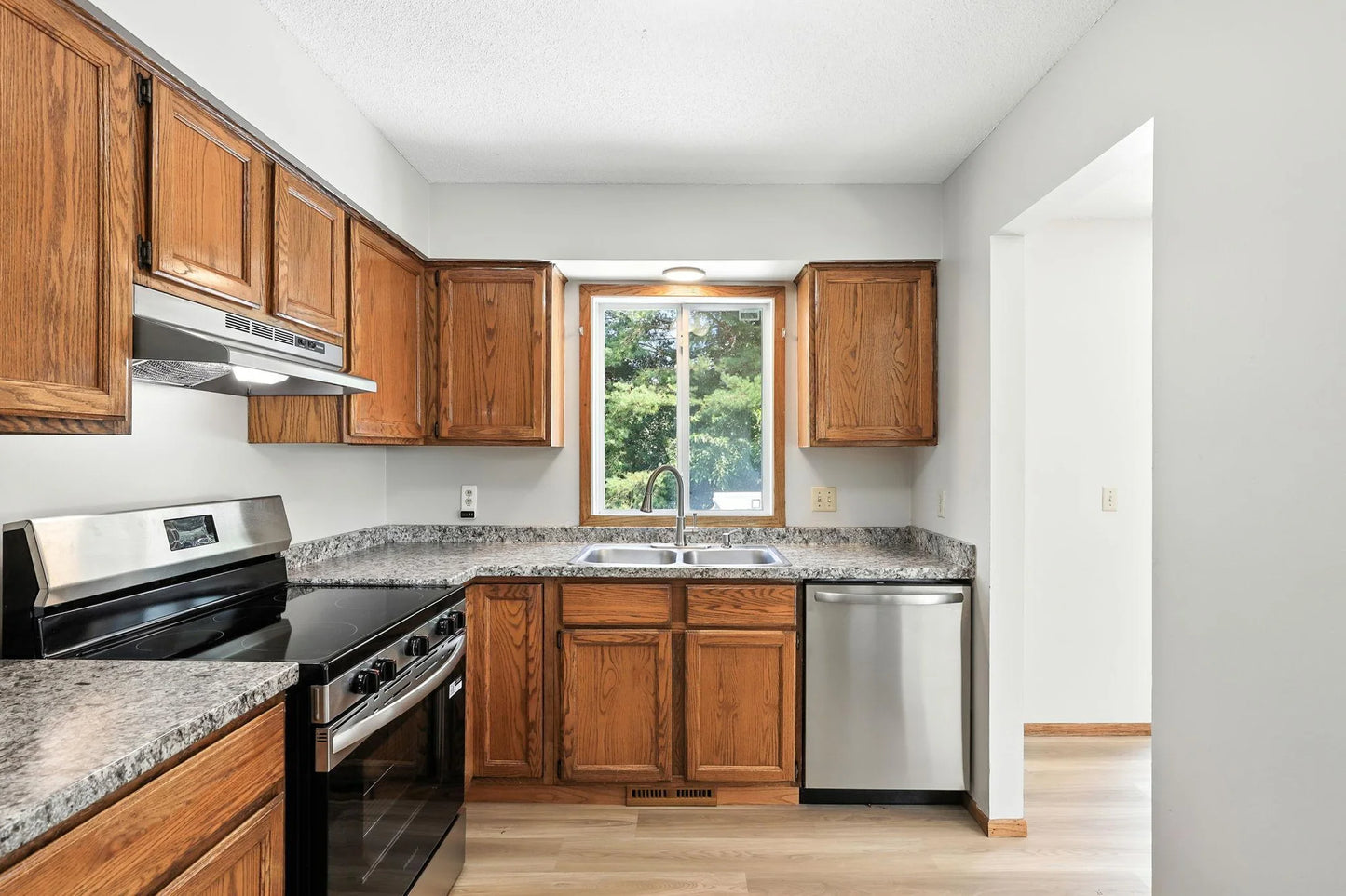 2515 Royals Drive, Minnetonka, MN 55305