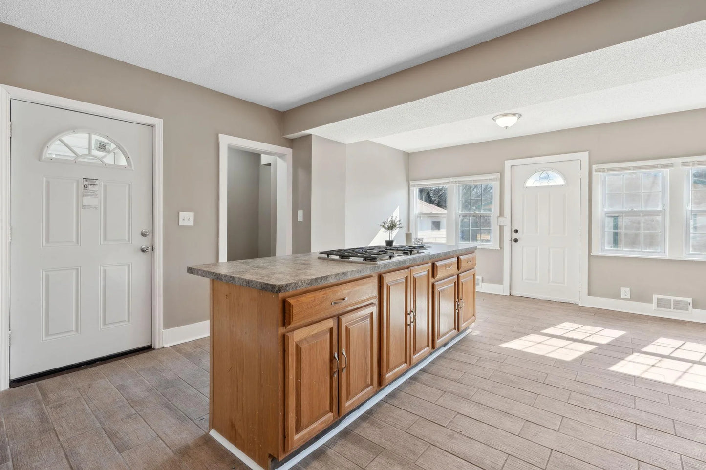650 Holly Avenue, Saint Paul, MN 55104