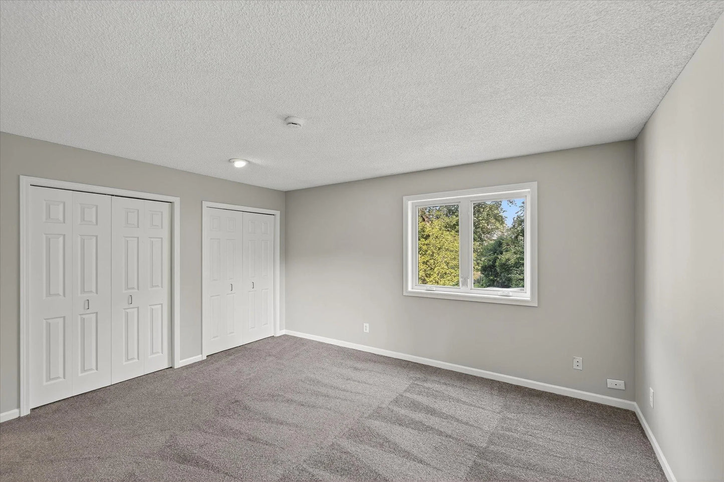 5392 Old Shakopee Circle, Bloomington, MN 55437