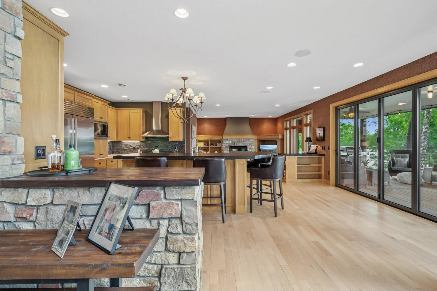 115 Wildwood Beach Road, Mahtomedi, MN 55115