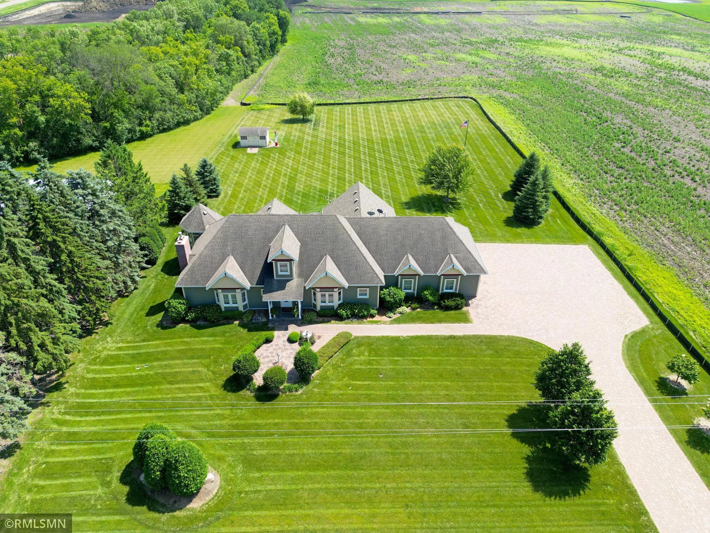 211 4th Street, Maple Lake, MN 55358