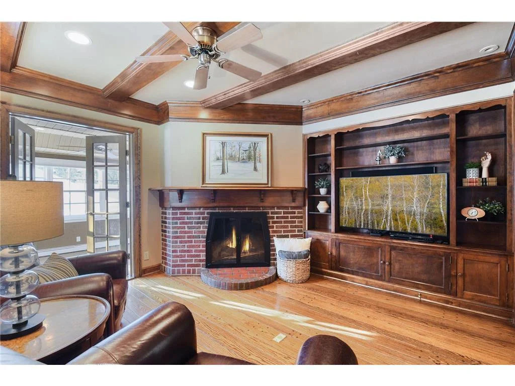 6321 Interlachen Boulevard, Edina, MN 55436