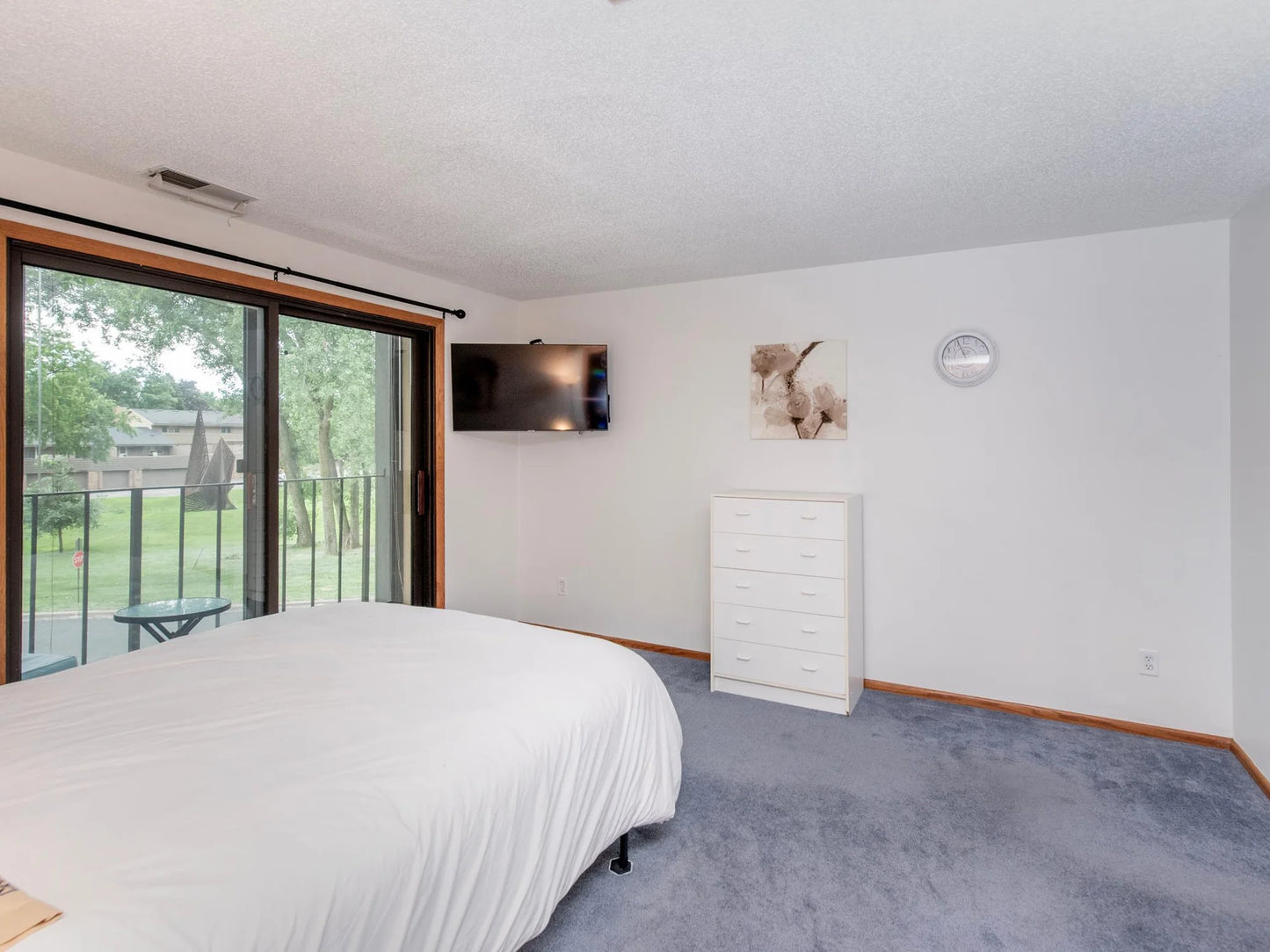 10 Windsor Court, New Brighton, MN 55112