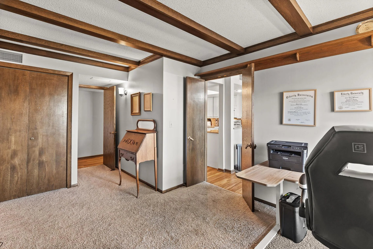6085 Lincoln Drive, Edina, MN 55436