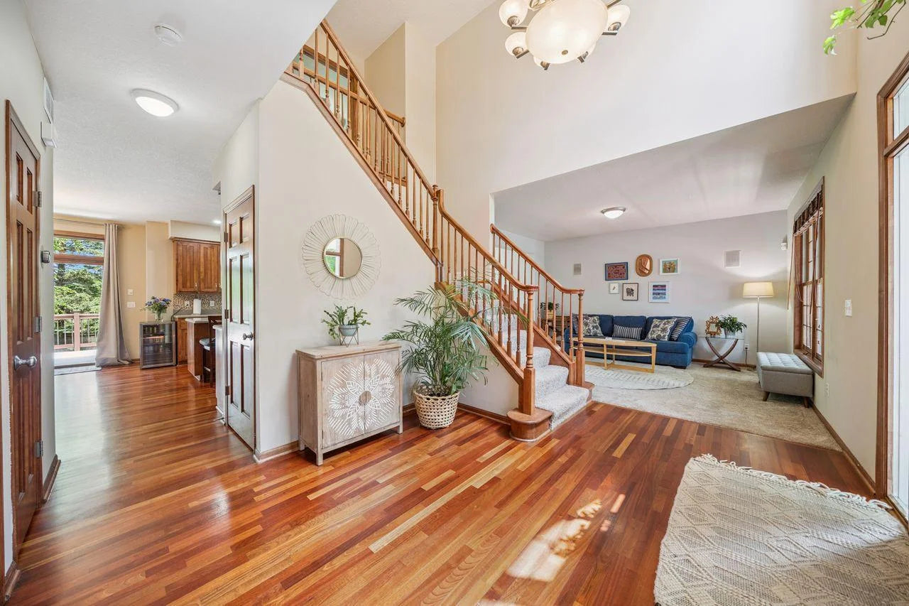 4628 Pinetree Curve, Eagan, MN 55122