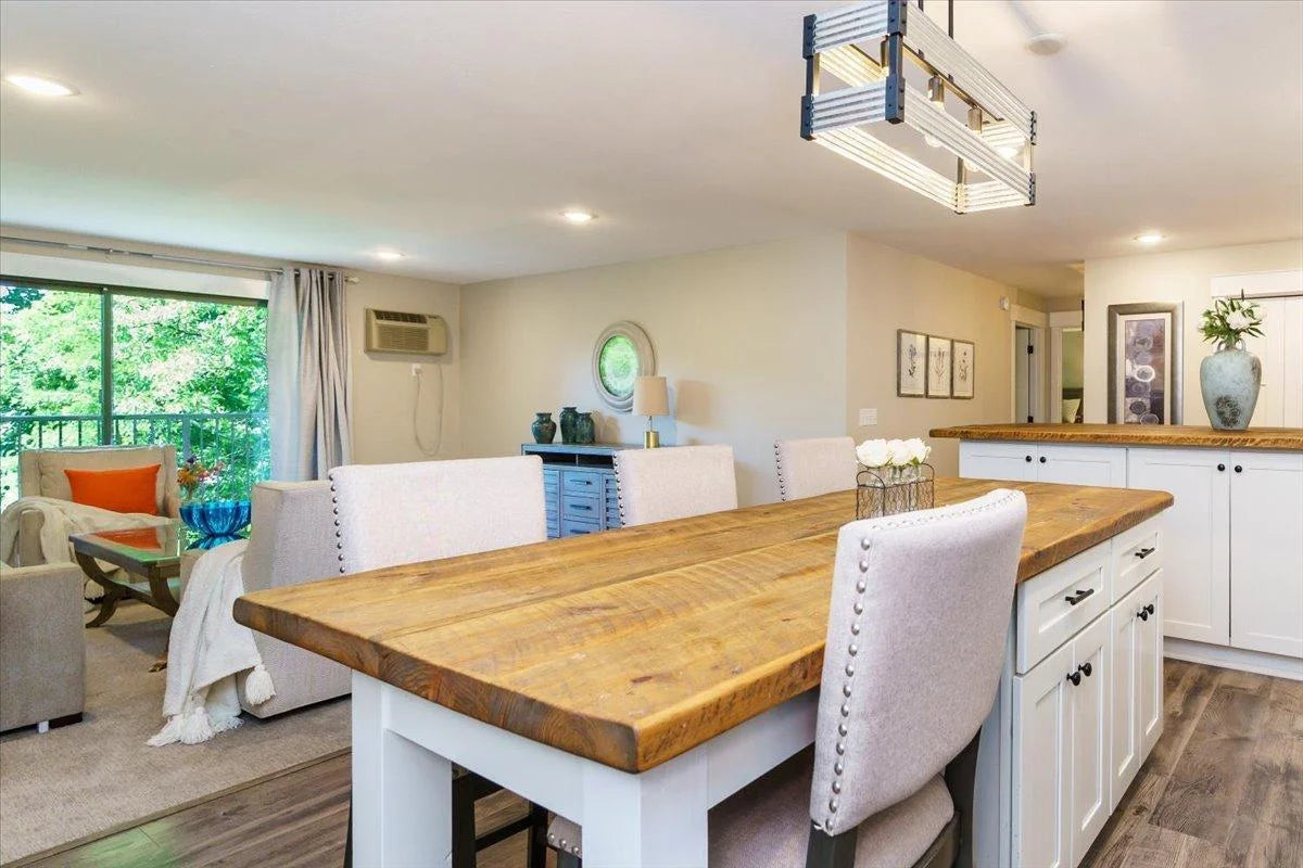 10501 Cedar Lake Road, Minnetonka, MN 55305