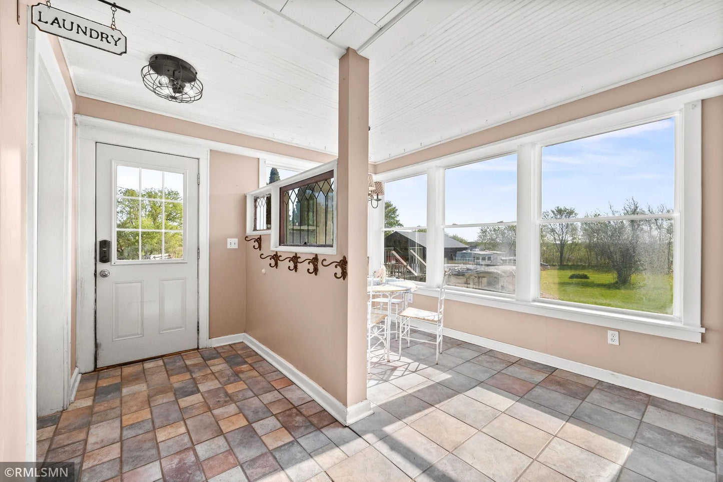5664 County Road 7 , Howard Lake, MN 55349