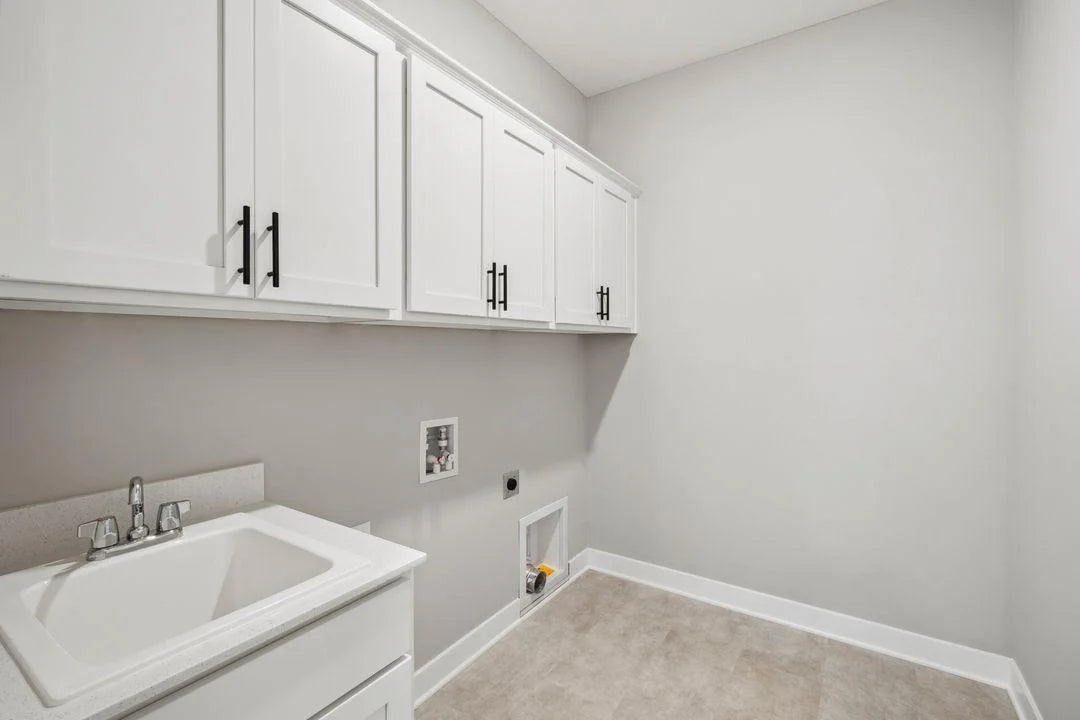 1683 Oak Creek Court, Chaska, MN 55318