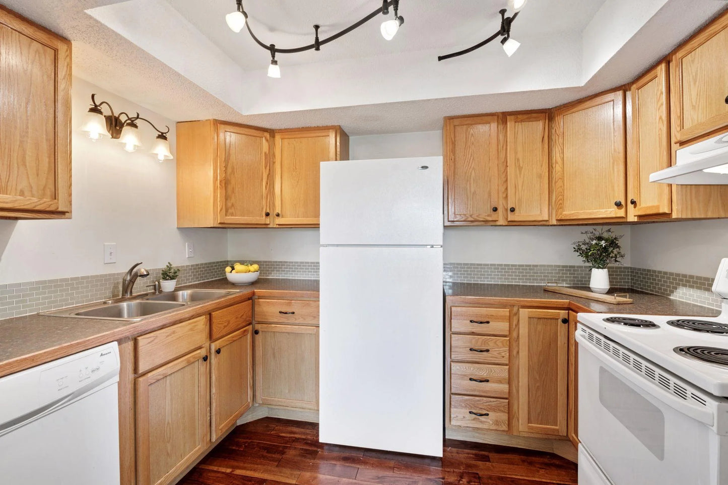 6301 Colony Way, Edina, MN 55435