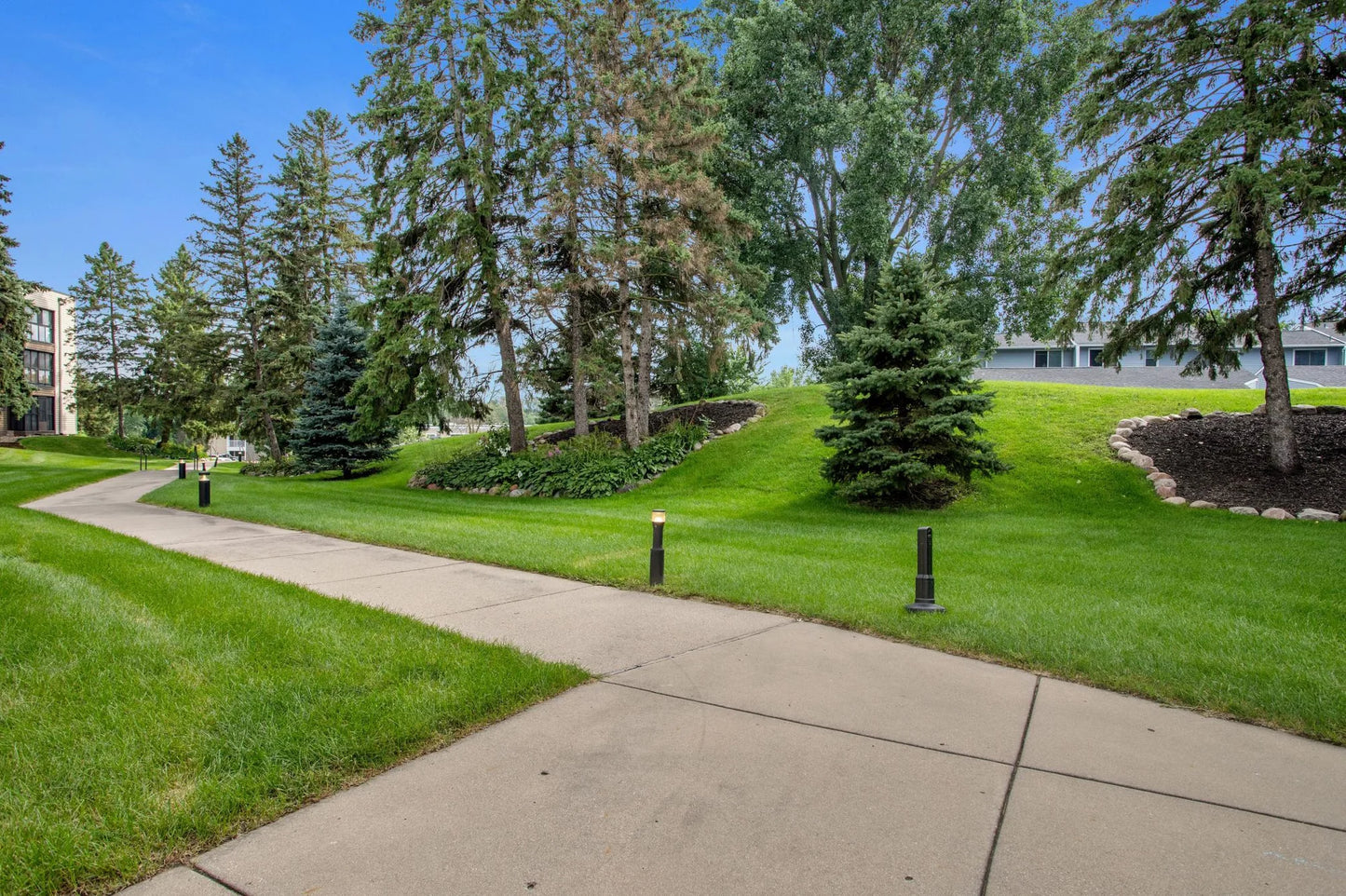 2485 Canabury Drive, Little Canada, MN 55117