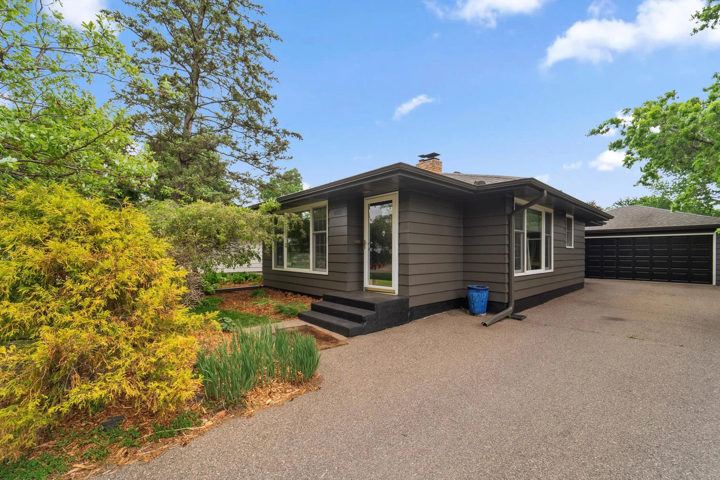 5913 Drew Avenue, Edina, MN 55410