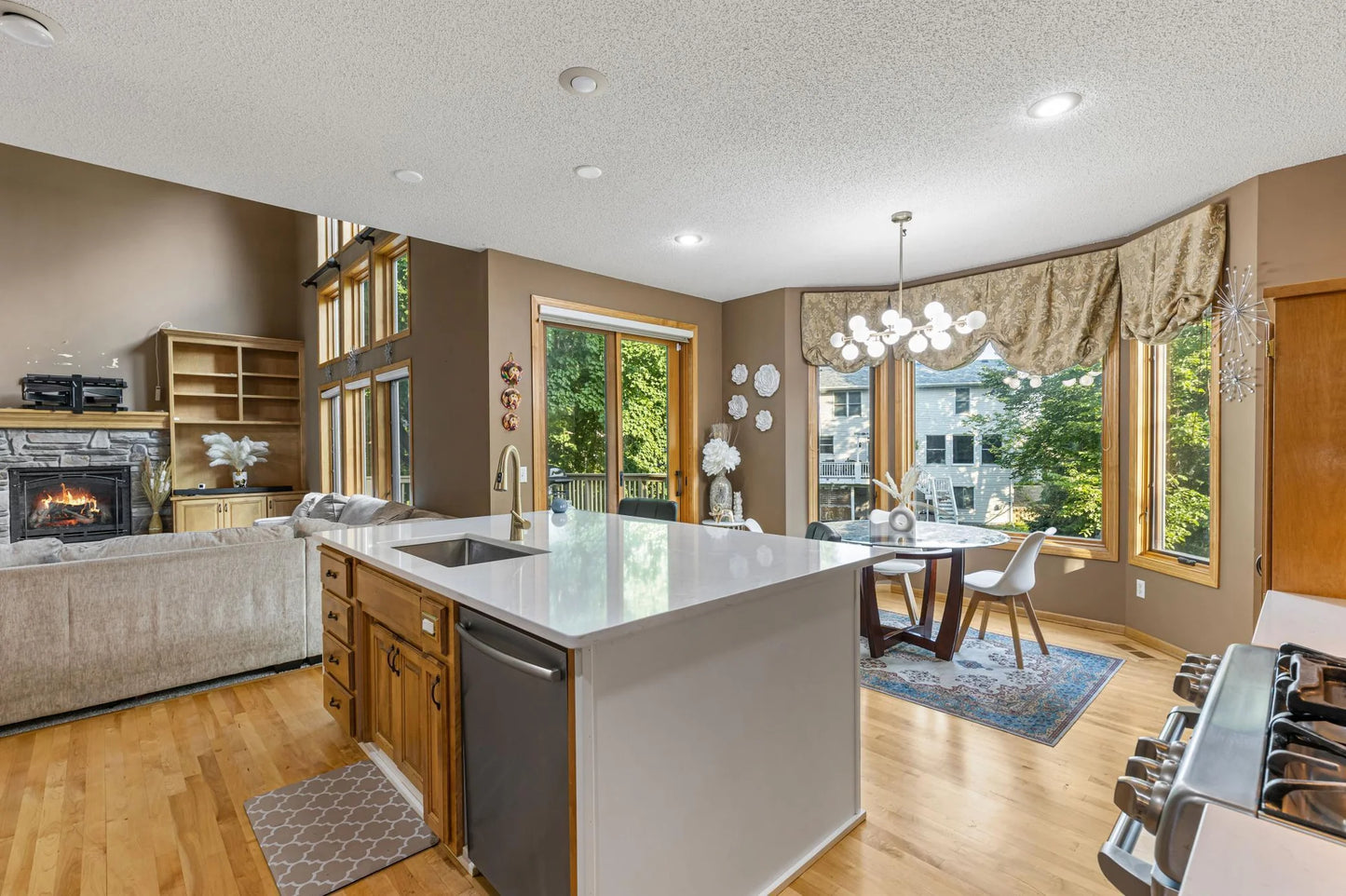 13845 Essex Trail, Apple Valley, MN 55124