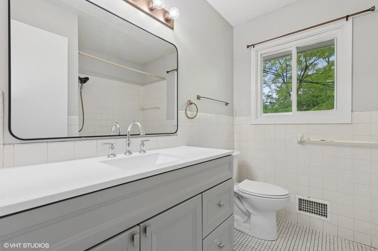 510 Shadyside Circle, Hopkins, MN 55343