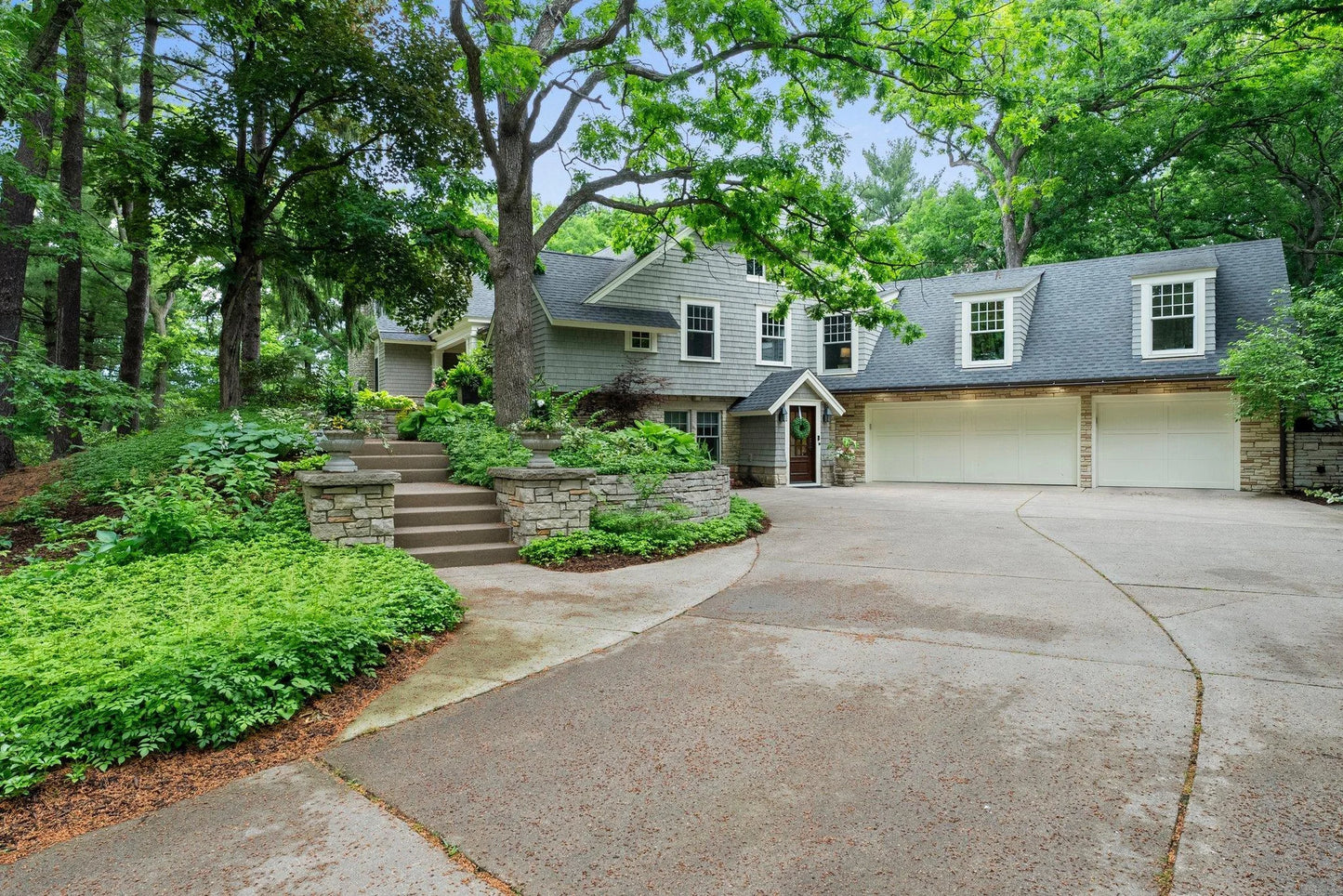 6601 Blackfoot Pass, Edina, MN 55439