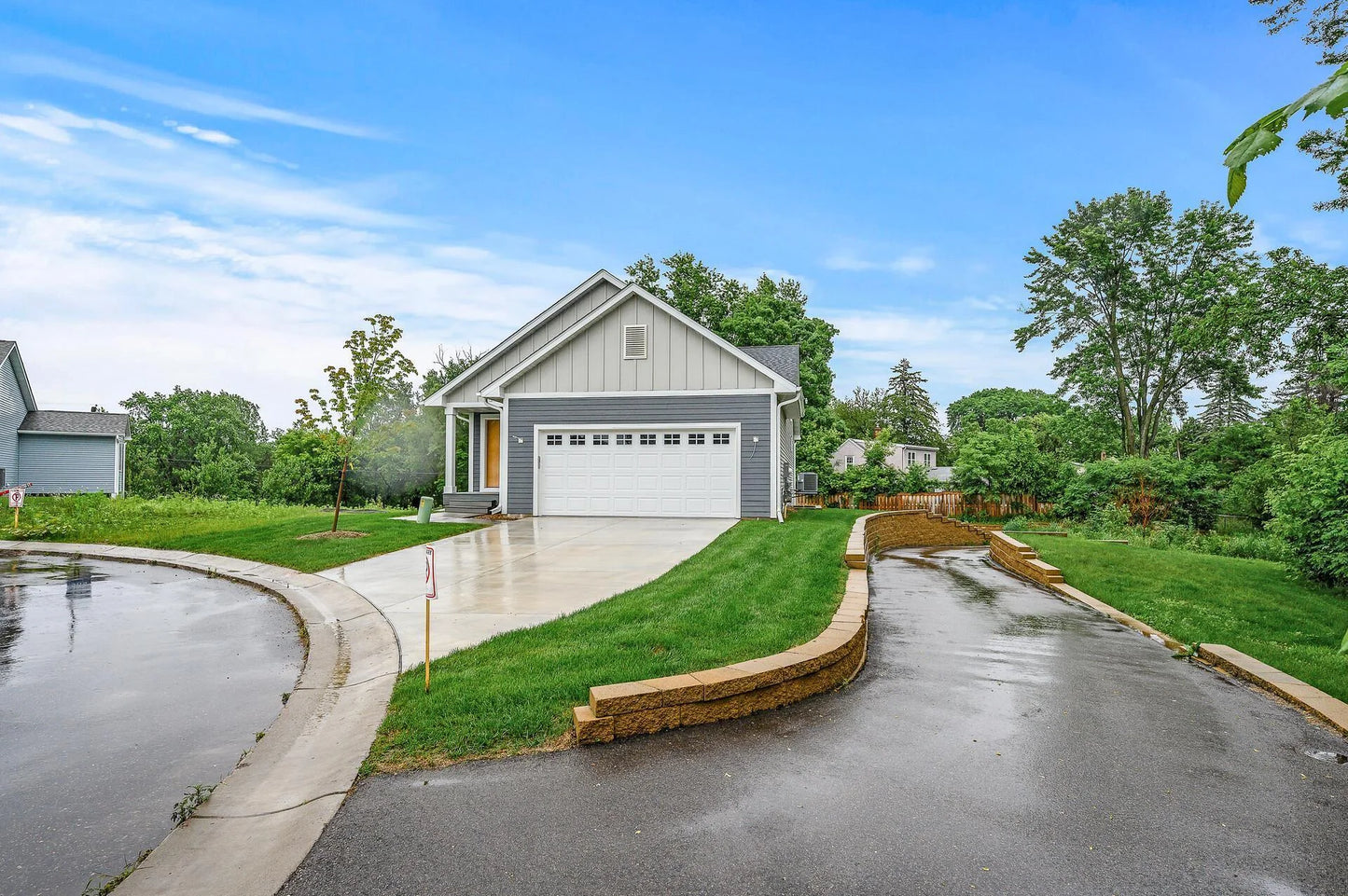 201 Mccarrons Place, Roseville, MN 55113