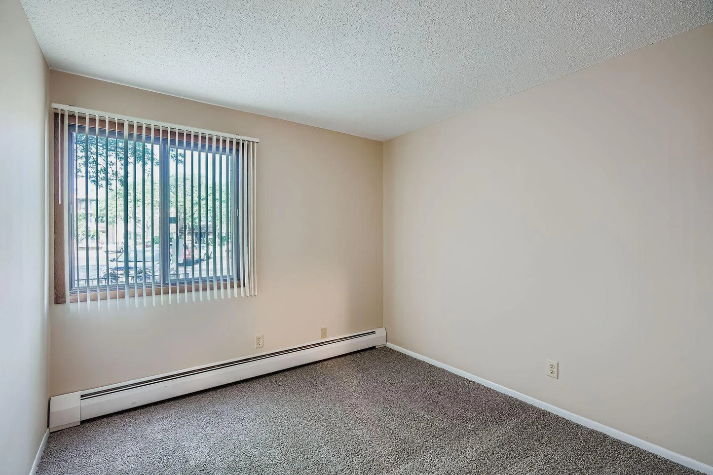 1887 Silver Bell Road, Eagan, MN 55122