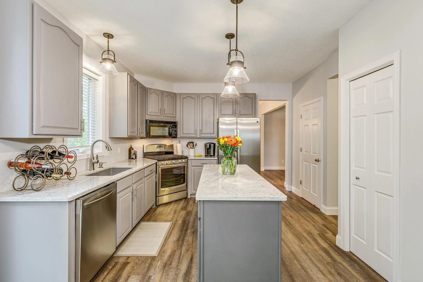 10447 Kilbirnie Road, Woodbury, MN 55129